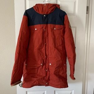 Brand new Fjallraven Greenland Fown No.1 Parka - size medium.